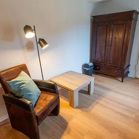 'im Hause Hofland' 乌斯拉尔